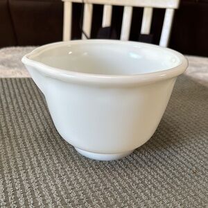 Vintage Hamilton‎ Beach Milk Glass Mixing Bowl Pour Spout Racine Wisconsin 7”